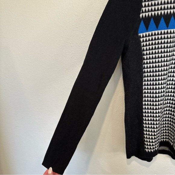 Title Nine Houndstooth Geo Super Power Quarter Zip Sweater - Picture 5 of 13